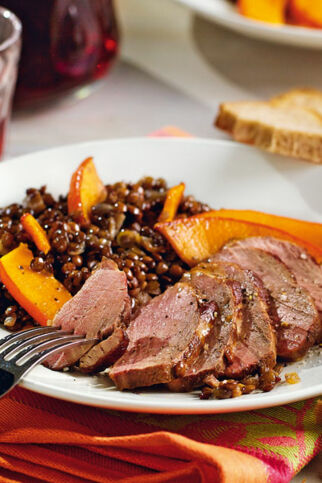 Linsensalat mit Kürbis und gebratener Entenbrust Linsensalat mit Kürbis und gebratener Entenbrust