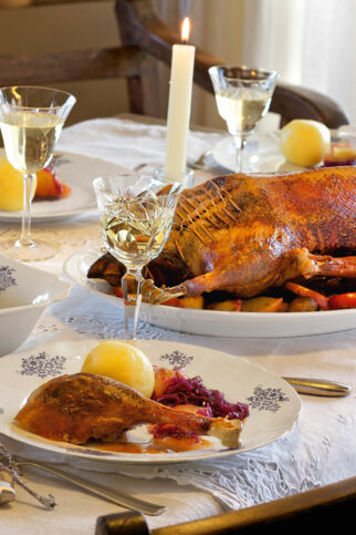 Gans mit Quitten-Rotkohl und Kartoffelknödeln Gans mit Quitten-Rotkohl und Kartoffelknödeln