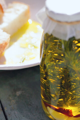 Rosmarin-Chili-Öl Rosmarin-Chili-Öl