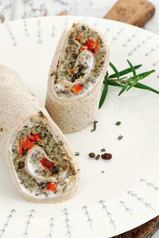 Buchweizenpfannkuchen mit Linsen-Aïoli-Füllung Buchweizenpfannkuchen mit Linsen-Aïoli-Füllung