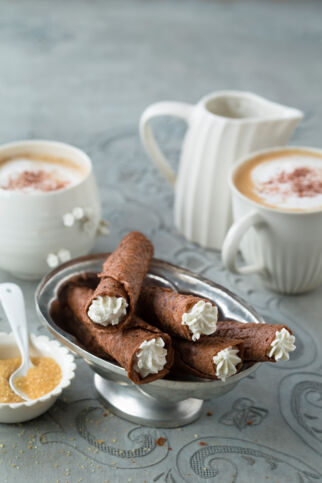 Schokoladen-Sahne-Hippen Schokoladen-Sahne-Hippen