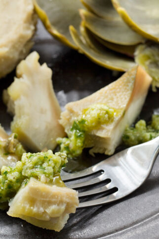 Artischocken mit Salsa verde Artischocken mit Salsa verde