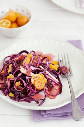 Salat mit Aprikosen-Cranberry-Dressing Salat mit Aprikosen-Cranberry-Dressing