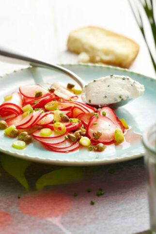 Radieschen-Carpaccio mit Ricottanocken Radieschen-Carpaccio mit Ricottanocken