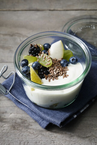 SOJAJOGHURT MIT FRUCHTSALAT