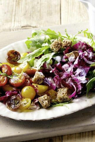 Tomatensalat mit Gorgonzolacreme Tomatensalat mit Gorgonzolacreme