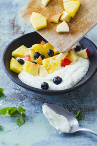 Exotischer Obstsalat mit Kokosquark Exotischer Obstsalat mit Kokosquark