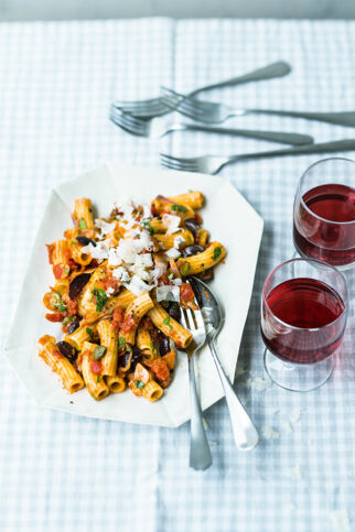 Tortiglioni alla puttanesca Tortiglioni alla puttanesca