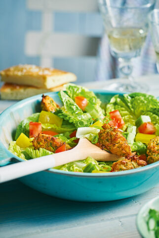 Sommersalat mit Zucchini-Nuggets Sommersalat mit Zucchini-Nuggets