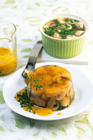 Pilzsülze mit Schnittlauchvinaigrette Pilzsülze mit Schnittlauchvinaigrette