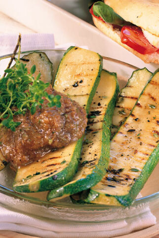 Zucchini mit Nuss-Sauce Zucchini mit Nuss-Sauce