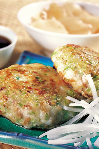 Feine Fischfrikadellen mit Lauch und Miso Feine Fischfrikadellen mit Lauch und Miso