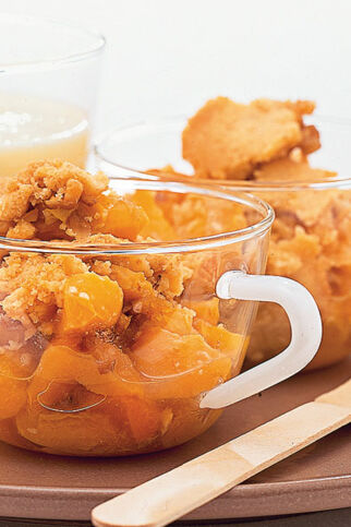 Apricot crumble Apricot crumble