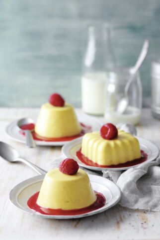 Pannacottamit Himbeercoulis Pannacottamit Himbeercoulis