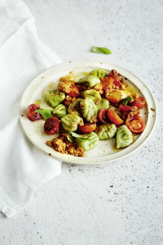Grüne Gnocchi mit Tomatenpesto Grüne Gnocchi mit Tomatenpesto