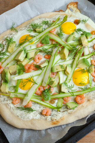 Frühstückspizza mit Spargel Frühstückspizza mit Spargel