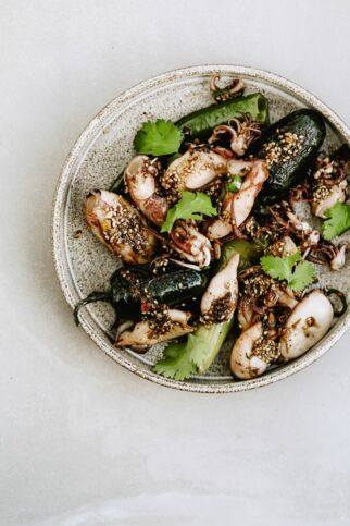 Calamari mit Paprika und Sesam-Gewürzöl Calamari mit Paprika und Sesam-Gewürzöl