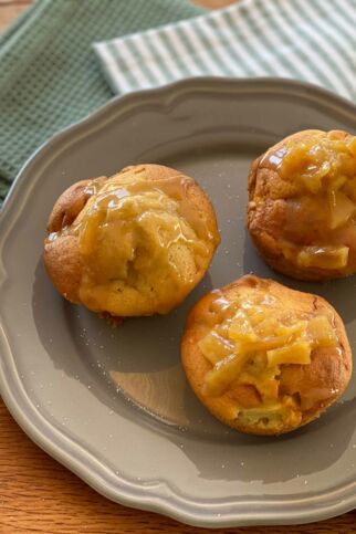 Apfelmuffins mit Salted-Caramell-Topping Apfelmuffins mit Salted-Caramell-Topping
