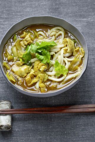 Currysuppe mit Udon-Nudeln Currysuppe mit Udon-Nudeln