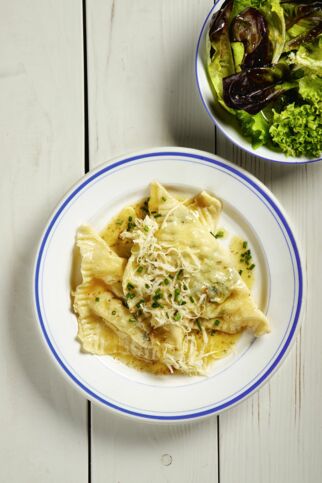 Schlutzkrapfn mit Bergkas Schlutzkrapfn mit Bergkas