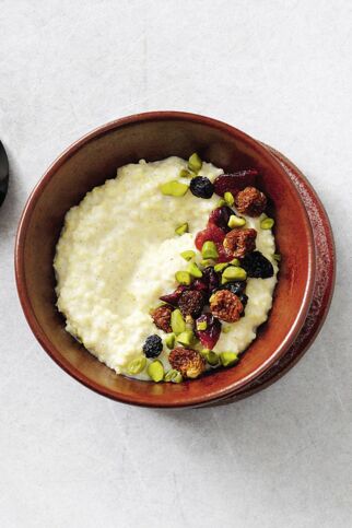 Süße Hirse mit Trockenfrüchten Süße Hirse mit Trockenfrüchten