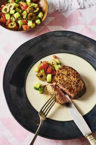 Harissa-Steak mit Orientsalat Harissa-Steak mit Orientsalat