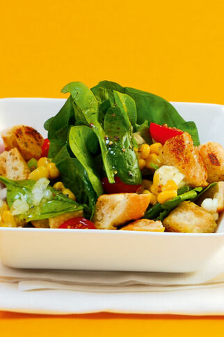 Brotsalat mit Spinat Brotsalat mit Spinat