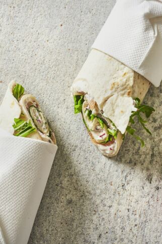Wraps mit Lachs und Radieschen Wraps mit Lachs und Radieschen