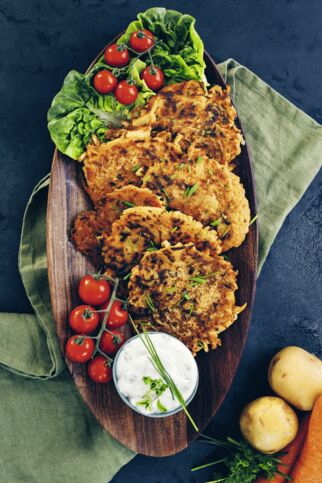 Gemüse-Rösti-Puffer mit Kräuterquark Gemüse-Rösti-Puffer mit Kräuterquark