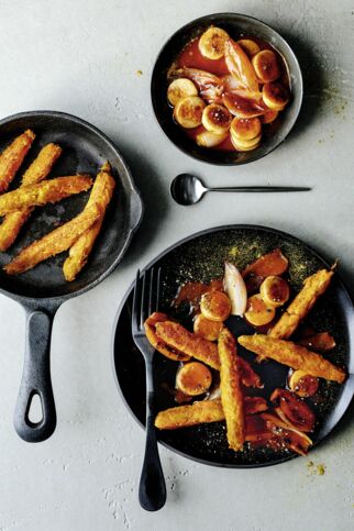 Sauerkraut-Pommes mit Currywurst-Confit Sauerkraut-Pommes mit Currywurst-Confit