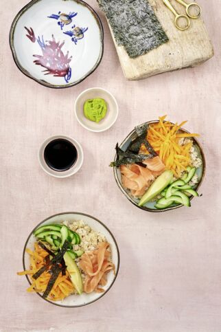 Sushi-Bowls mit Räucherlachs Sushi-Bowls mit Räucherlachs