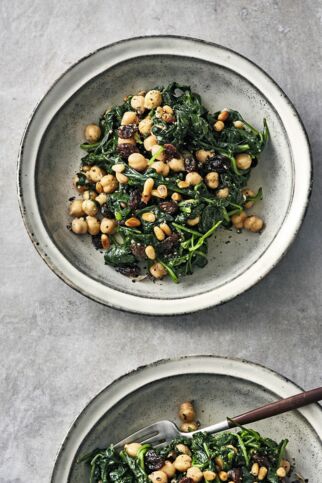 Venezianischer Spinat mit Pinienkernen Venezianischer Spinat mit Pinienkernen