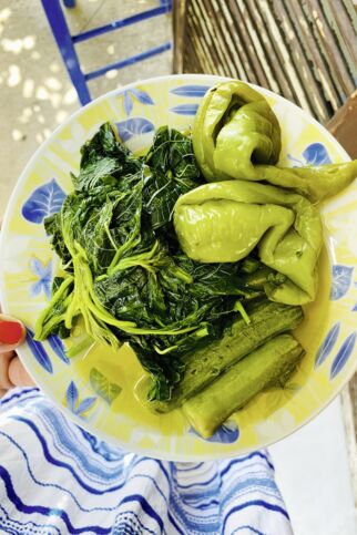 Wildkräutersalat mit Gemüse L Wildkräutersalat mit Gemüse L