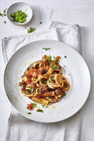 Tortiglioni mit 
Tintenfisch