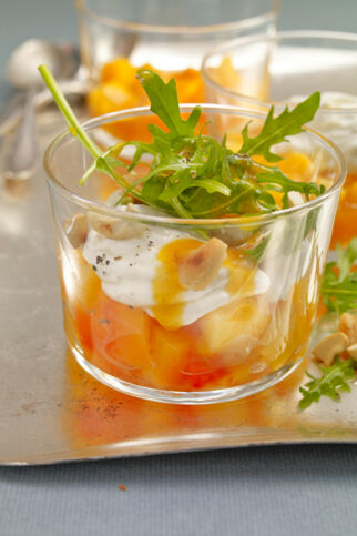 Chai-Pfirsiche mit Ziegenkäse und Rucola Chai-Pfirsiche mit Ziegenkäse und Rucola