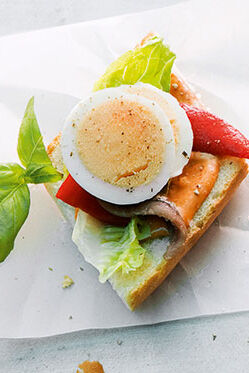 Eier-Sandwich mit Sardellen Eier-Sandwich mit Sardellen