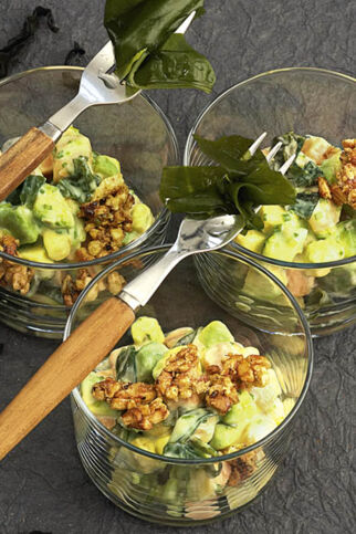 Algensalat mit Knoblauchkrokant