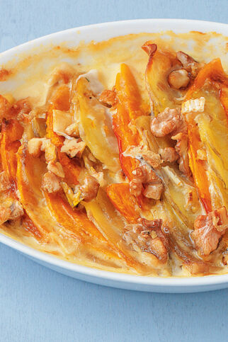 Kartoffel-Kürbis-Gratin mit Walnusskruste Kartoffel-Kürbis-Gratin mit Walnusskruste