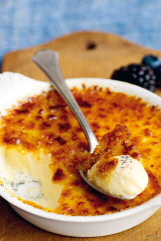 Crème Brûlée mit Vanille und Zimt