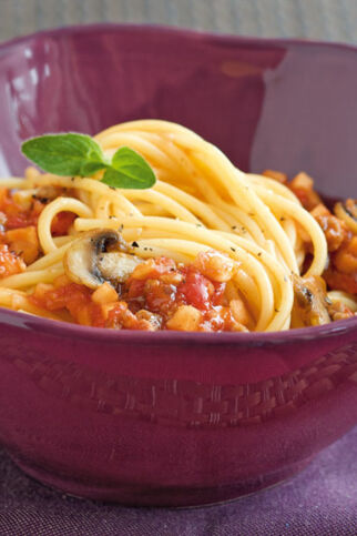 Spaghetti mit Steckrüben-Bolognese