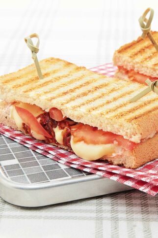 Tomaten-Käse-Toasts Tomaten-Käse-Toasts