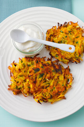 Gemüsepuffer mit Knoblauchjoghurt Gemüsepuffer mit Knoblauchjoghurt