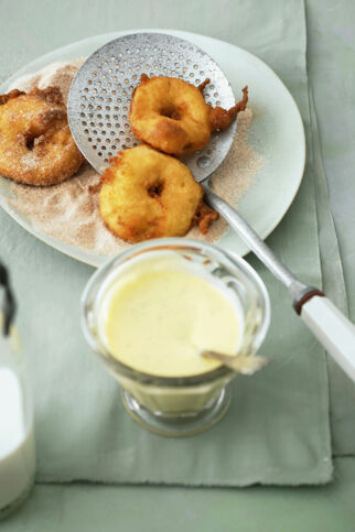 Apfelküchlein mit Vanillesauce Apfelküchlein mit Vanillesauce