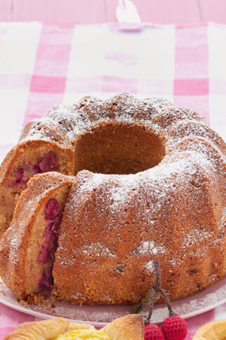 Kirsch-Mandel-Gugelhupf Kirsch-Mandel-Gugelhupf