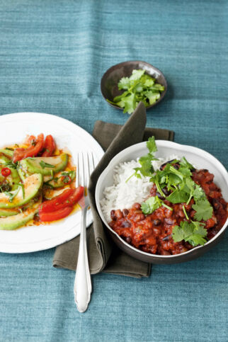 Schwarze Bohnen in mexikanischer Mole-Sauce Schwarze Bohnen in mexikanischer Mole-Sauce