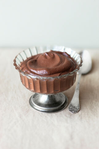 Chili-Tonka-Mousse aus Bitterschokolade und Seidentofu Chili-Tonka-Mousse aus Bitterschokolade und Seidentofu