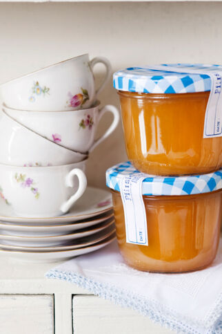 Pfirsich-Mango-Konfitüre mit Rum