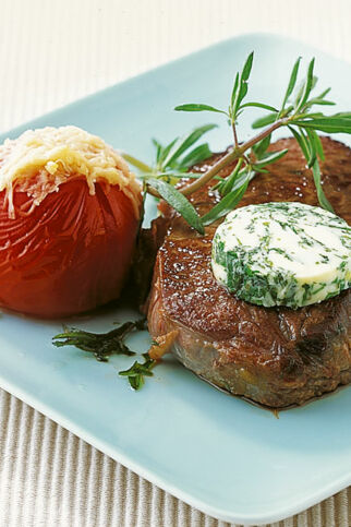Rumpsteaks auf Bohnenkraut
