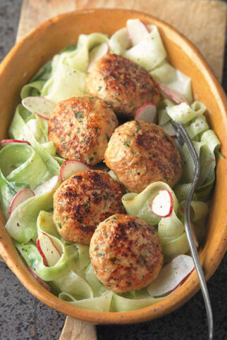 Faschierte Kalbslaiberl mit rahmigem Gurkensalat Faschierte Kalbslaiberl mit rahmigem Gurkensalat