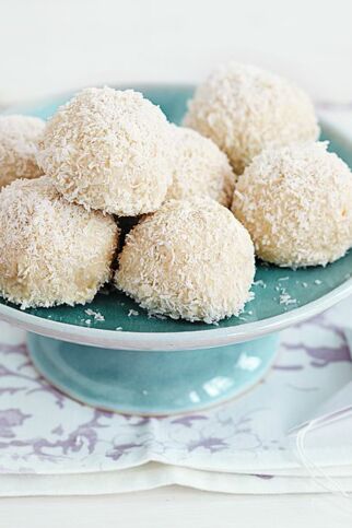 Mandel-Kokos-Bällchen Mandel-Kokos-Bällchen